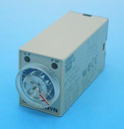 H3YN-2 AC100V 0.1s-10min　ソリッドステート・タイマ　オムロン　未使用品