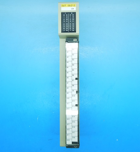 【中古】 OMRON オムロン C500-OD212 出力ユニット C500-OD212 32点出力ユニット オムロン ランクS中古品 / FA機器・制御