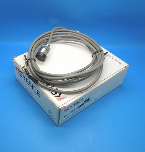 EX-422V 渦電流式変位センサ キーエンス ランクB中古品|工具 EX-422V 渦電流式変位センサ キーエンス ランクB中古品|工具