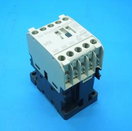 S-T12 CoilAC100V　電磁接触器　三菱電機　未使用品