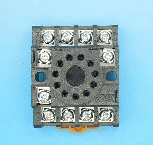 PF113A 11ピン ソケット オムロン 未使用品 / FA機器・制御機器 PF113A 11ピン ソケット オムロン 未使用品 / FA機器・制御機器